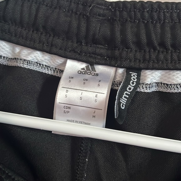 Small adidas track pants. - Picture 5 of 7